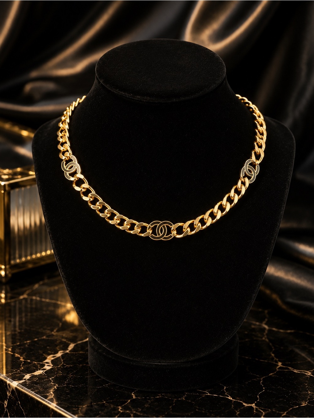Golden Icon CC Monogram Curb Chain Choker